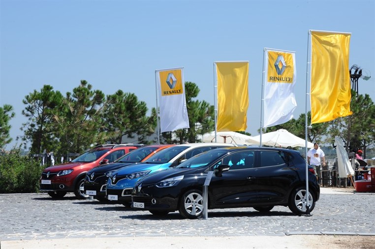Renault Duster at Ixsir Winery